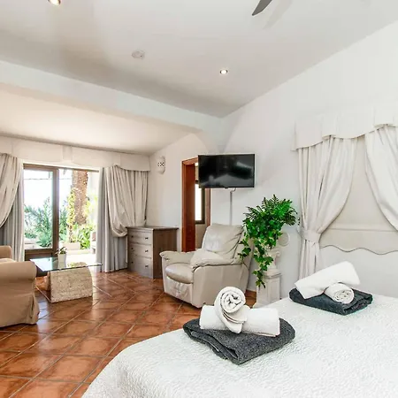 Isabel Sol アデヘ