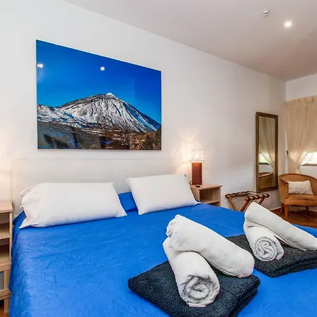 Isabel Sol Costa Adeje (Tenerife)