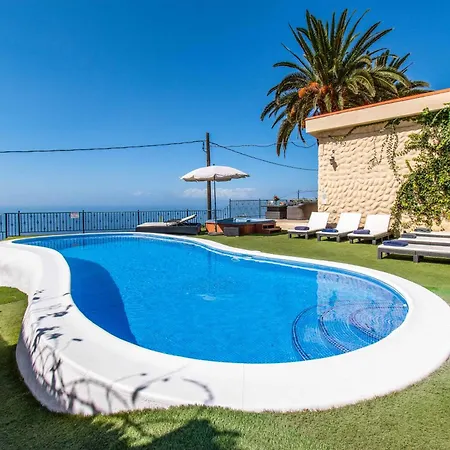 Isabel Sol Villa