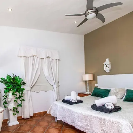 Isabel Sol Villa
