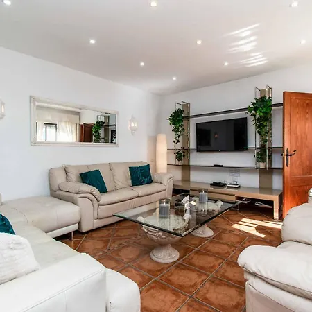 Isabel Sol Villa *