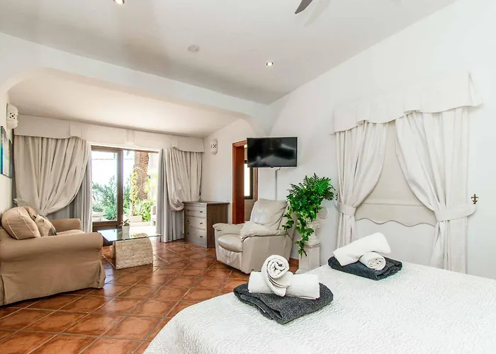 Isabel Sol Costa Adeje